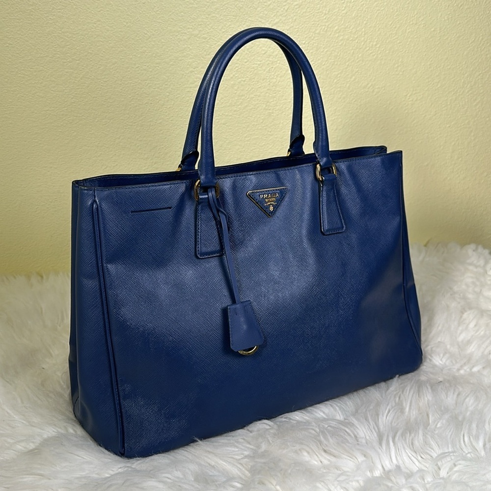 💯Authentic Prada Saffiano Lux Galleria Tote🍀 - Picture 3 of 17